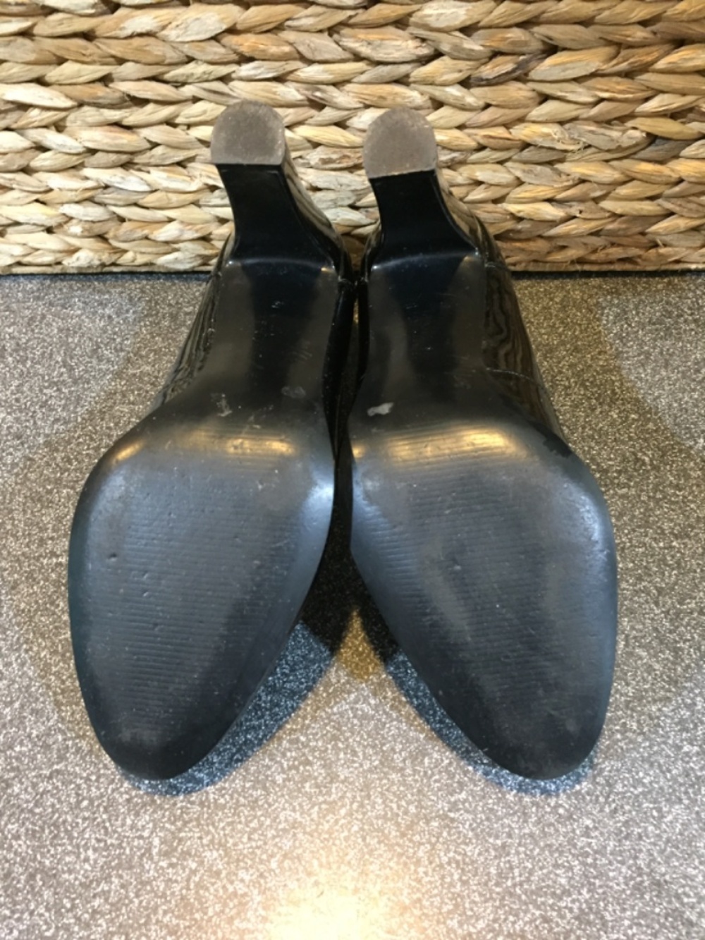 Lauren Ralph Lauren Black Patent Leather Pumps - Picture 13 of 13
